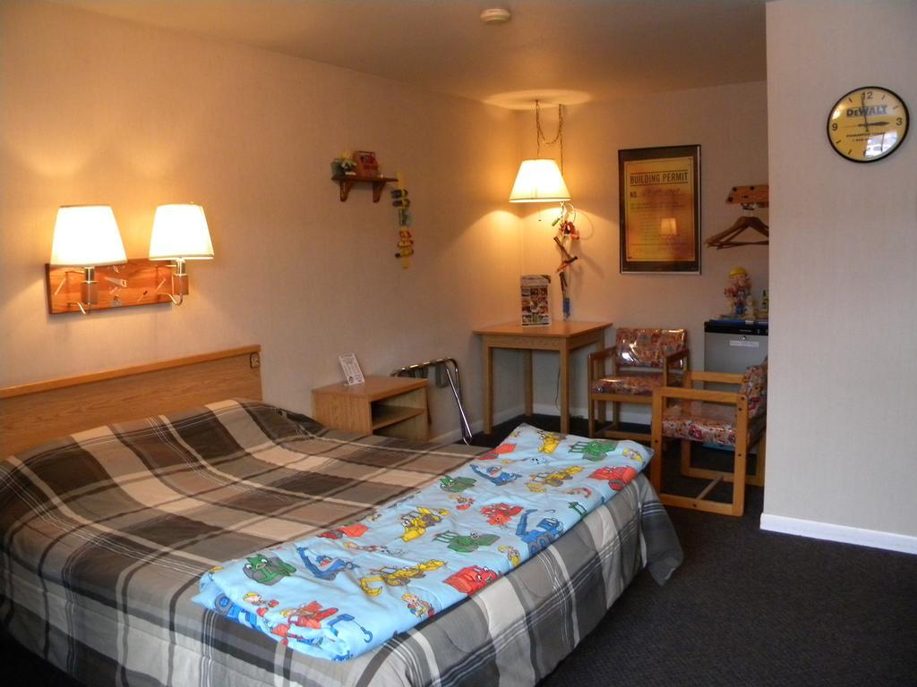 Blue And White Motel Kalispell Bilik gambar